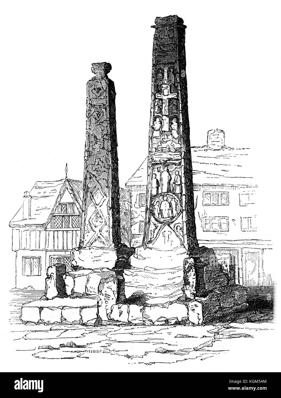 La Croix de Sandbach, deux 9e siècle anglo-saxonne pierre passe d'un lieu inconnu, mais maintenant érigé sur la place du marché dans la ville de Sandbach, Cheshire, Angleterre. Banque D'Images