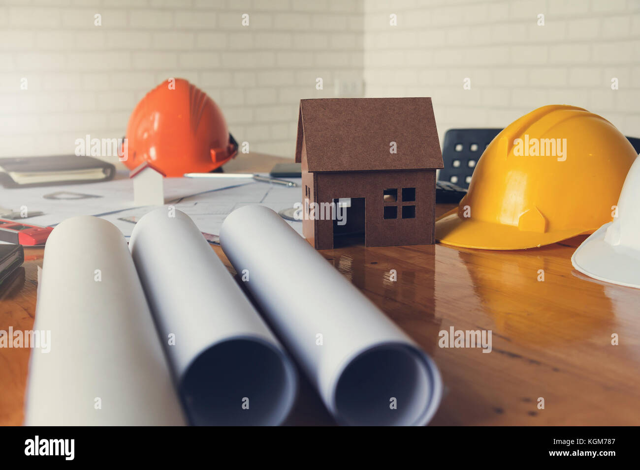 Ingénieur et architecte Concept, modèle et du plan directeur de maison , effet vintage Banque D'Images