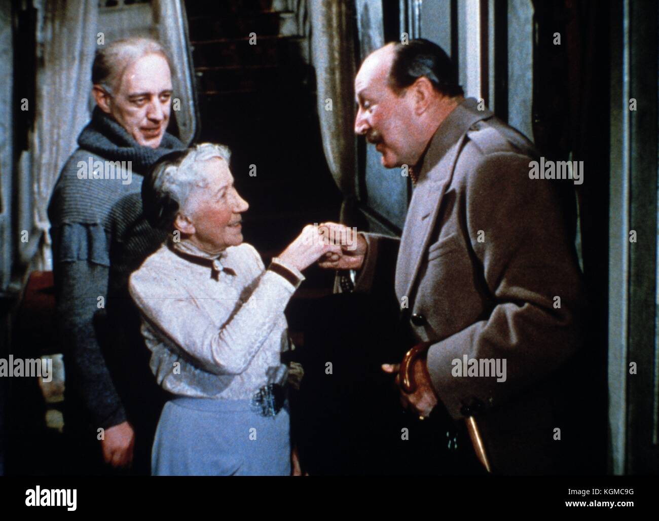 Le Stitch in Time (1951) , Alec Guinness , Katie Johnson , Cecil Parker Banque D'Images