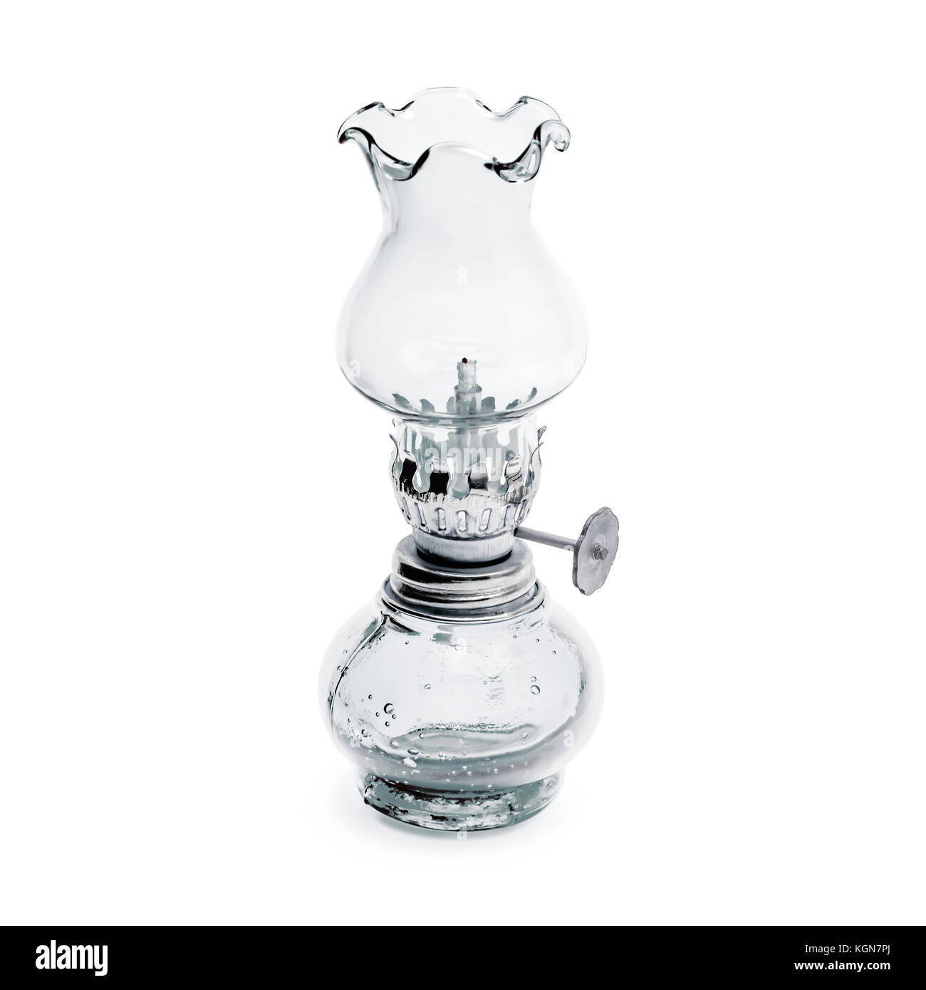 Mèche pour lampe à huile fait lanterne de verre et de métal isolé sur fond  blanc Photo Stock - Alamy