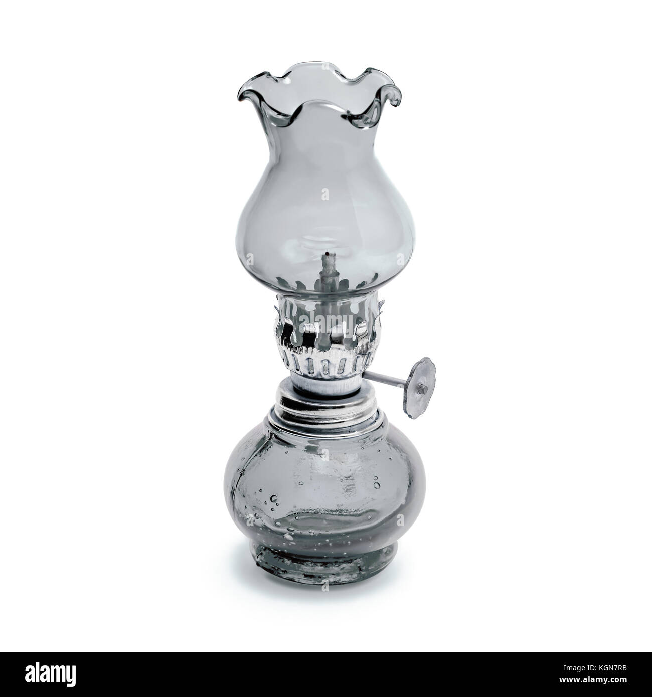 Mèche lampe à huile de lanterne métal et verre gris isolé sur fond blanc Banque D'Images