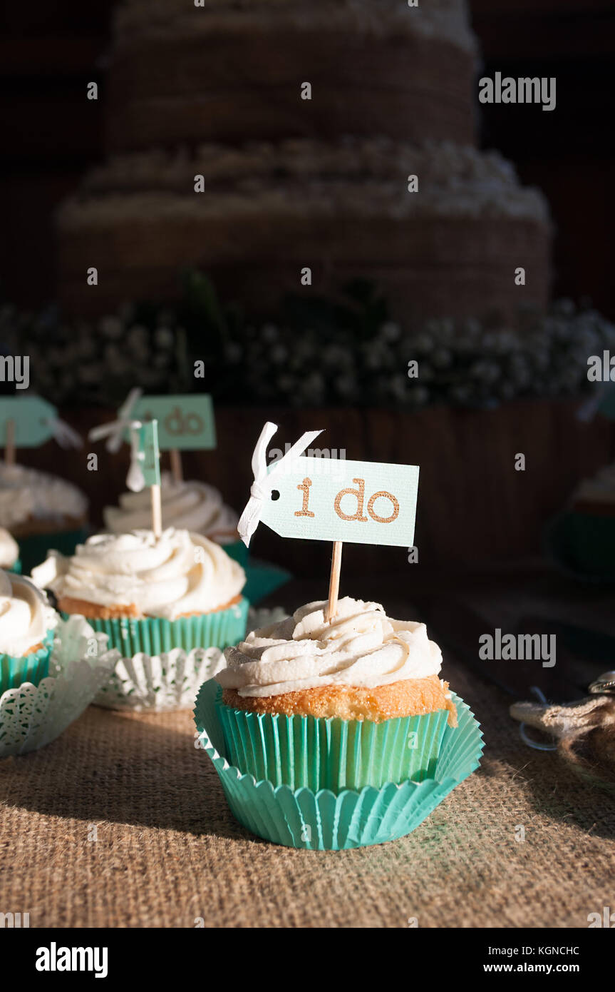 Petits gâteaux de mariage Banque D'Images