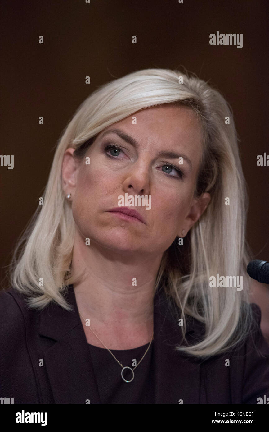 Washington, USA. 05Th nov, 2017. washington dc, le 8 novembre 2017, usa:kirstjen Nielsen, de la Virginie, tesitifies à une audience du Sénat pour sa nomination d'être secrétaire de la sécurité intérieure. crédit : patsy lynch/Alamy live news Banque D'Images