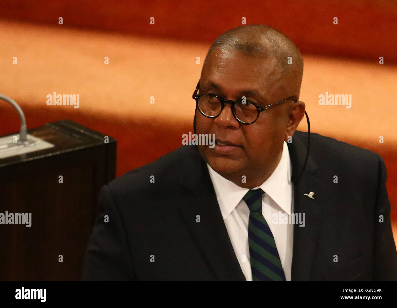 Colombo, Sri Lanka. 9 novembre 2017. Le ministre sri-lankais des Finances, Mangala Samaraweera, présente le budget 2018 au parlement à Colombo le 9 novembre 2017 crédit : Pradeep Dambarage/Alamy Live News Banque D'Images