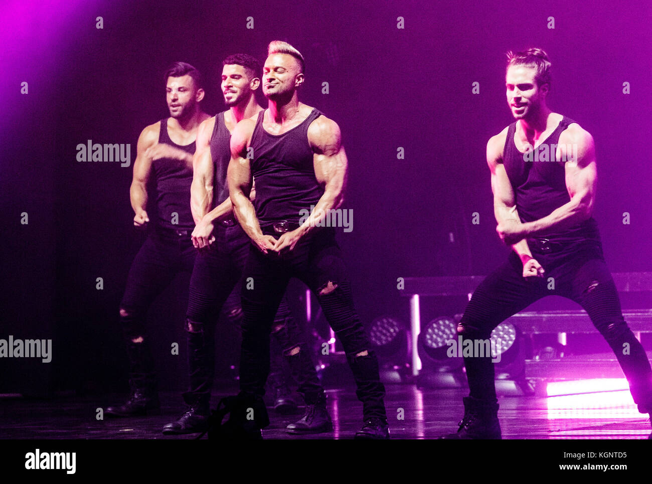 Hambourg, Allemagne. 10 Nov, 2017. Danseurs de l'effectuer à la Chippendales Mehr ! Le théâtre à l'Grossmarkt à Hambourg, Allemagne, 10 novembre, 2017. Photo : Markus Scholz/dpa/Alamy Live News Banque D'Images