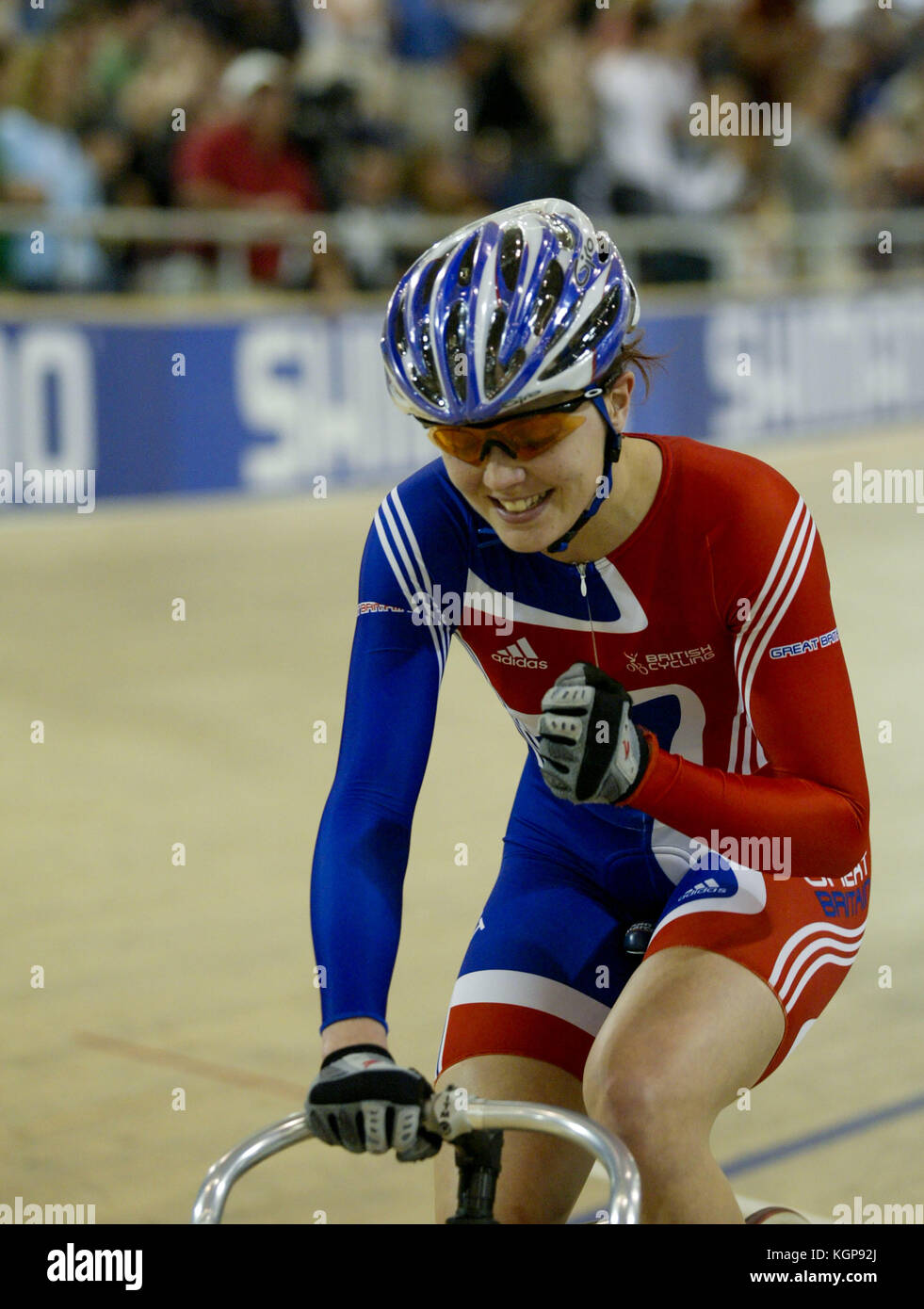 Victoria Pendleton de Grande-bretagne célèbre sa victoire de la sprint femmes à l'UCI Cyclisme sur Piste Championnats du monde à Carson, Californie, le 26 mars 2005. Photo par Francis Specker Banque D'Images