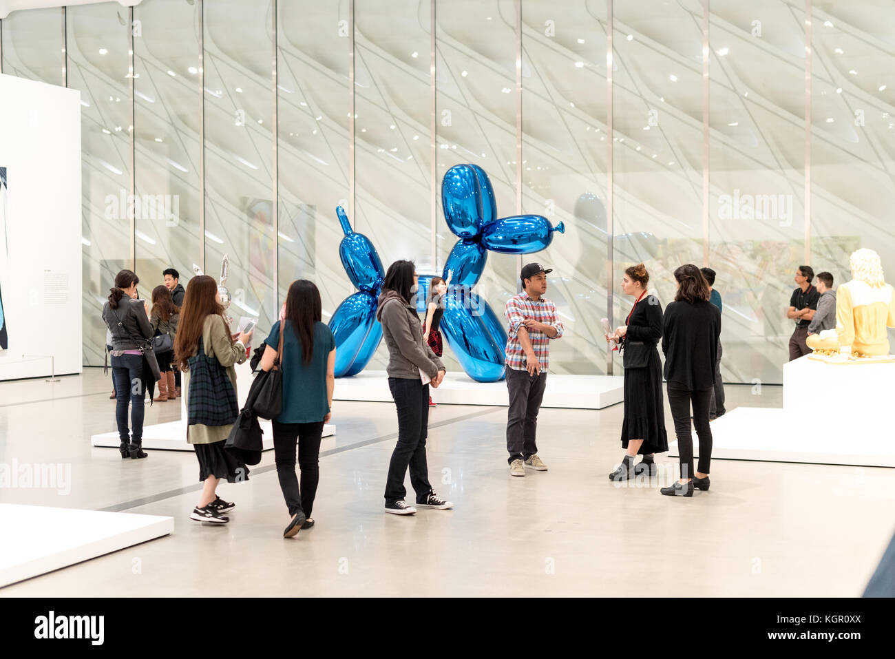 LOS ANGELES, CA - 5 Février 2017 : Balloon Dog de Jeff Koons à la vaste musée d'Art Contemporain le 5 février 2017. Banque D'Images