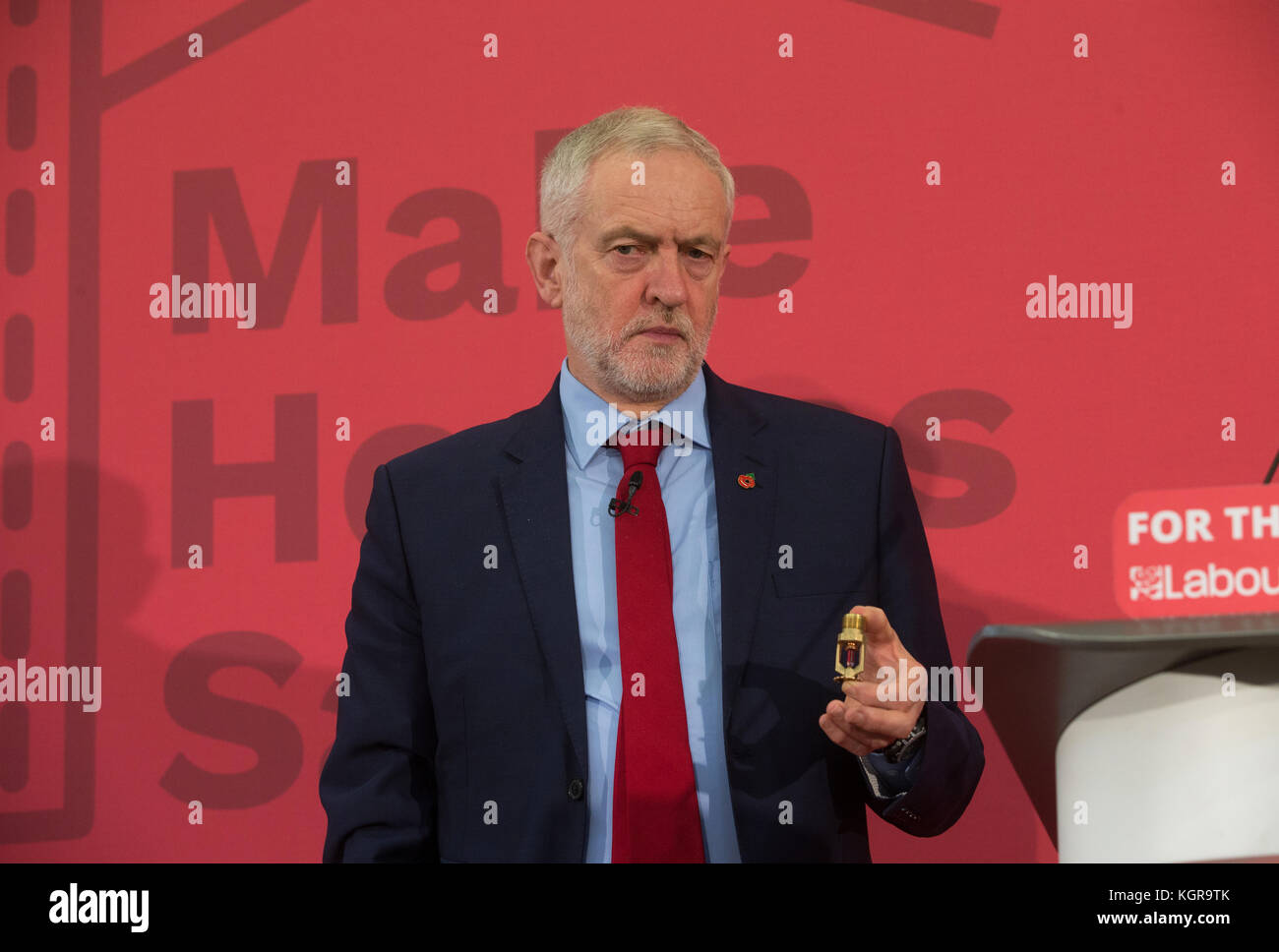 Leader syndical, Jeremy Corbyn, le lancement de la main-d'créer une maison sûre' campagne en promettant de sprinkleurs rénovation à tous les immeubles de grande hauteur s'il est élu Banque D'Images