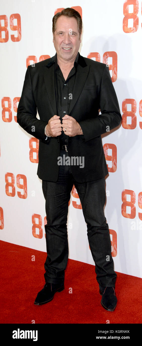 La Photo Doit Être Créditée ©Alpha Press 078237 08/11/2017 David Seaman À La 89 World Movie Premiere Tenue À Odéon Holloway Cinema À Londres Banque D'Images