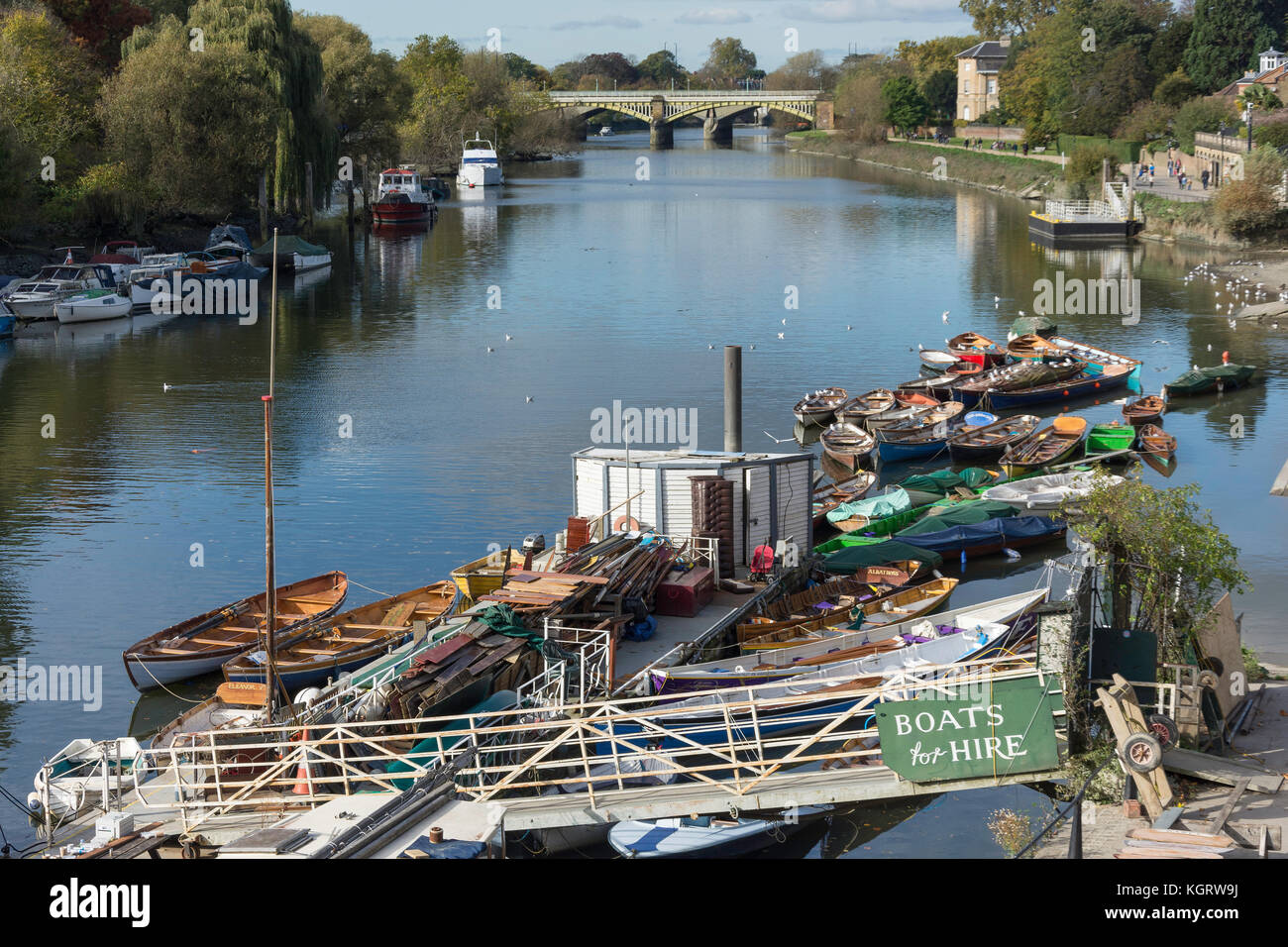 Embarcadère sur la rivière Thames, Richmond, London Borough of Richmond upon Thames, Grand Londres, Angleterre, Royaume-Uni Banque D'Images