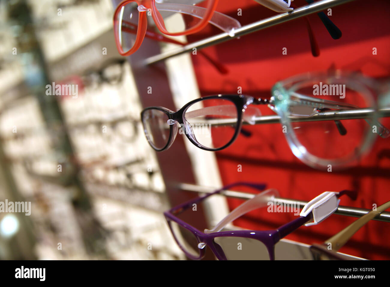 Lunettes situé sur une unité d'affichage dans la boutique Banque D'Images