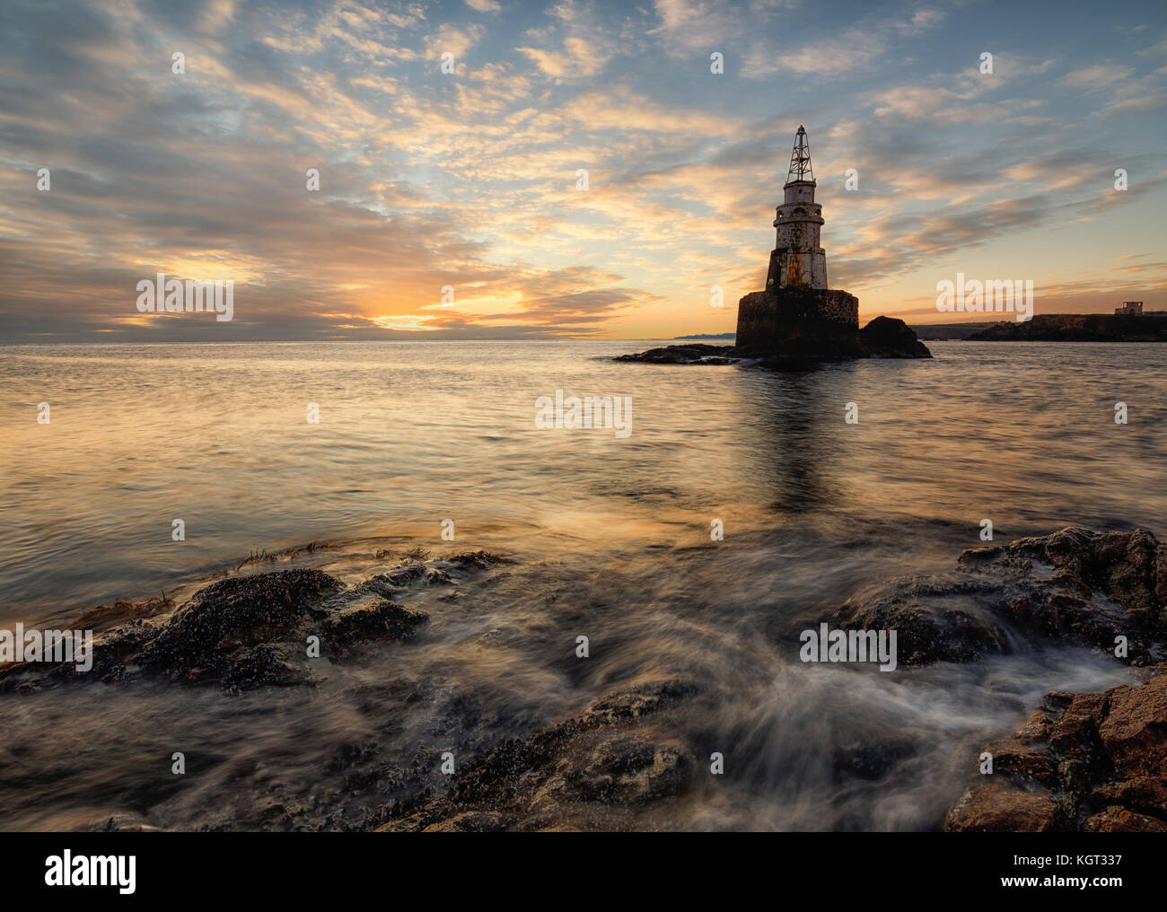 Lever du soleil sur la mer, près de Ahtopol, Burgas, Bulgarie Banque D'Images