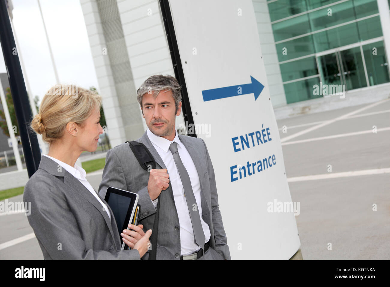 L'équipe d'aller à une foire commerciale Banque D'Images