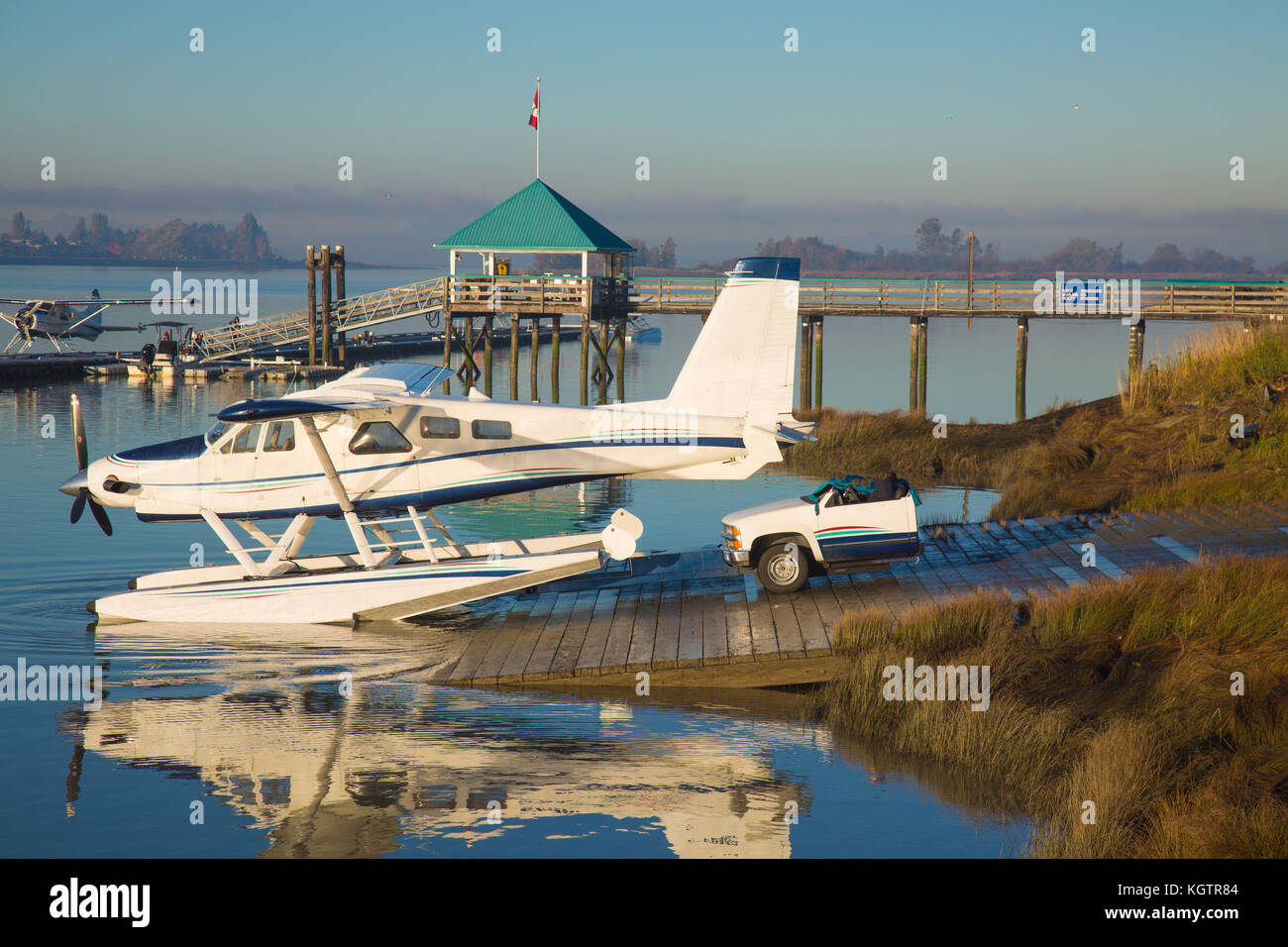La moitié de l'eau paysage magnifique voiture avion Banque D'Images