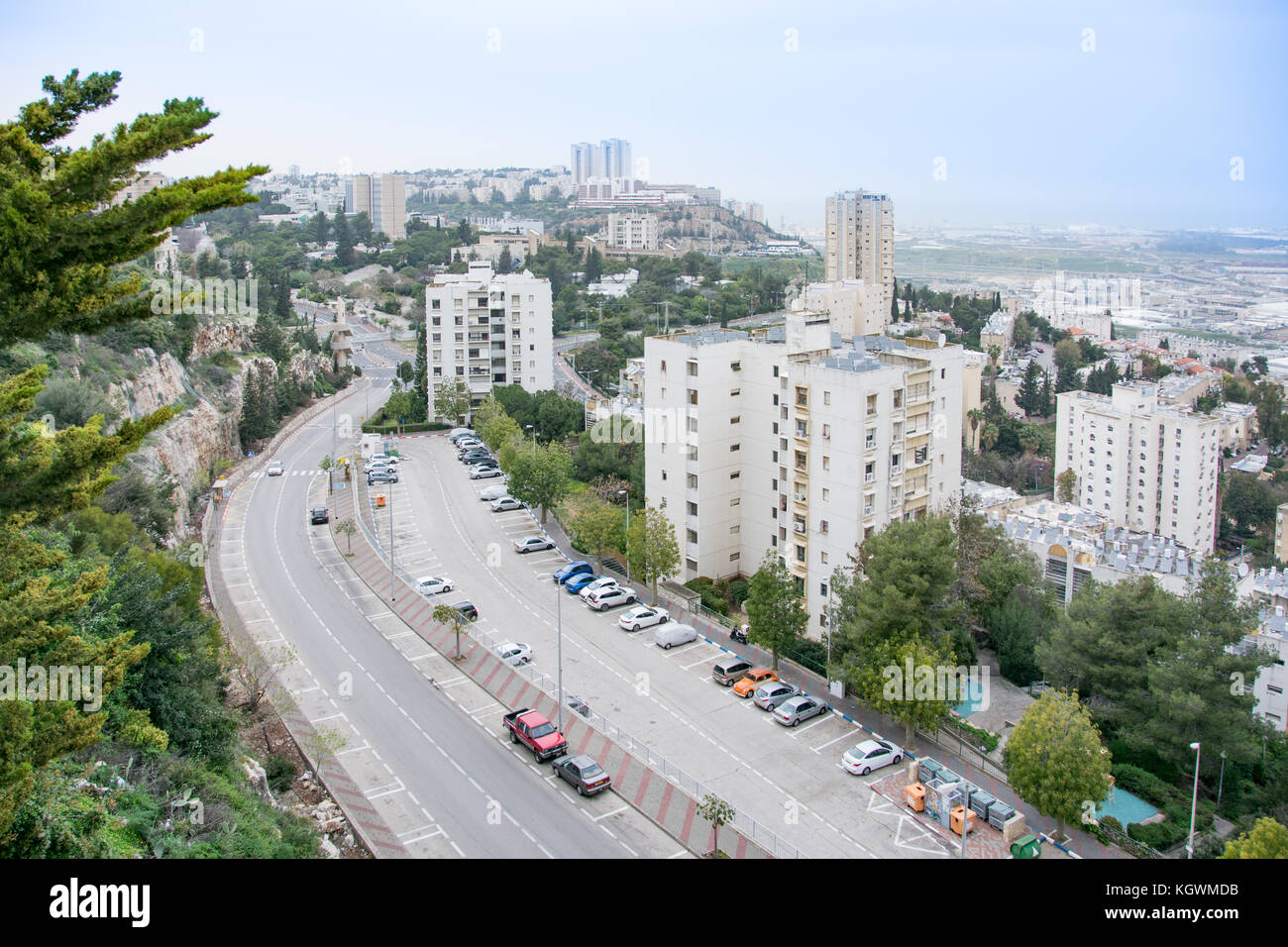 Oiseau de l'Haifa Technion - Israel Institute of Technology, le Carmel et les montagnes. La baie de Haïfa de Nesher Banque D'Images