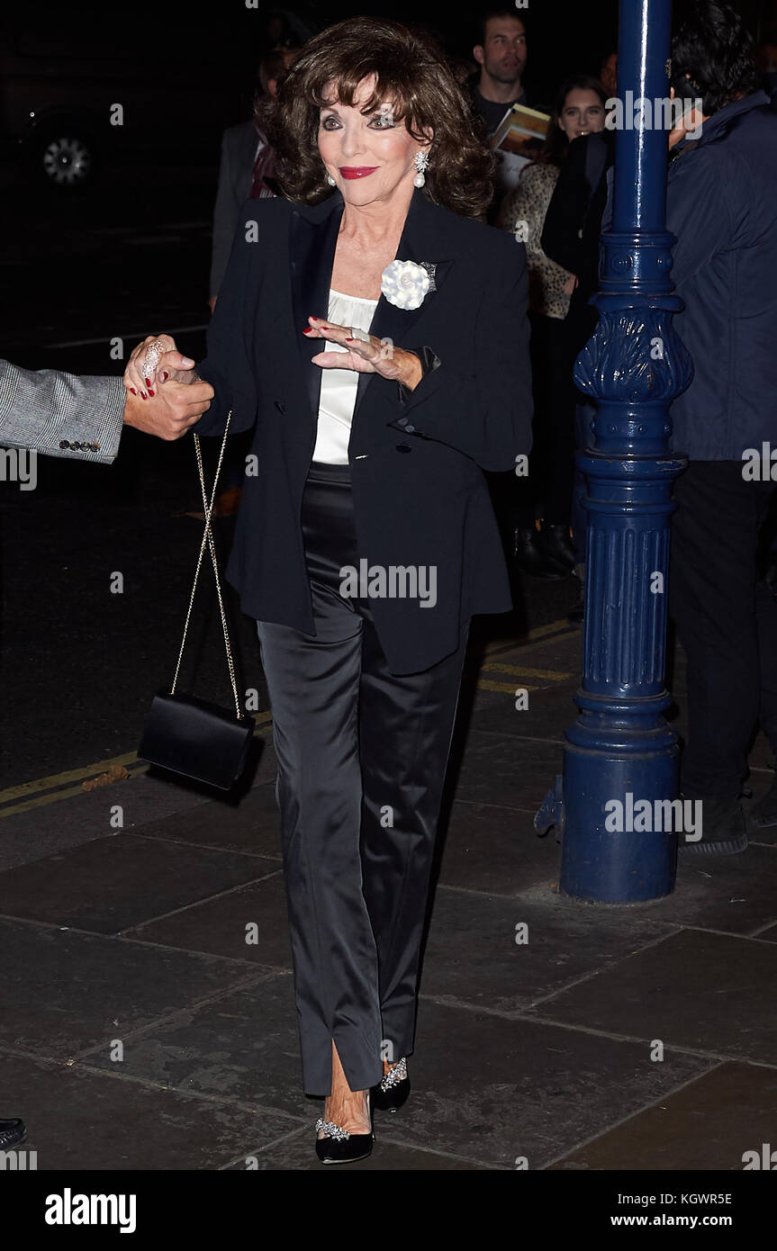 Les célébrités arrivent sur le tapis rouge pour la presse nuit de Mel Brooks' 'young frankenstein comprend : Dame Joan Collins où : London, Royaume-Uni Quand : 10 oct 2017 source : wenn Banque D'Images