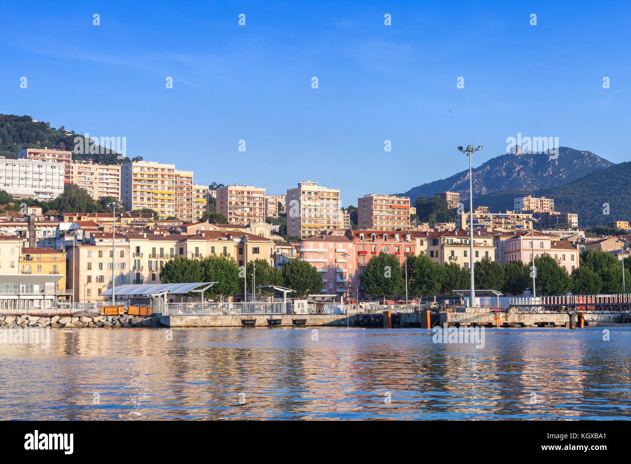 Port d'Ajaccio, Corse, ville côtière sumer, l'île de france Banque D'Images