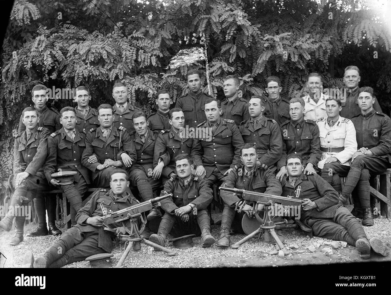 Avec deux soldats roumains m1895-mitrailleuses Colt browning. ca. 1939 Banque D'Images