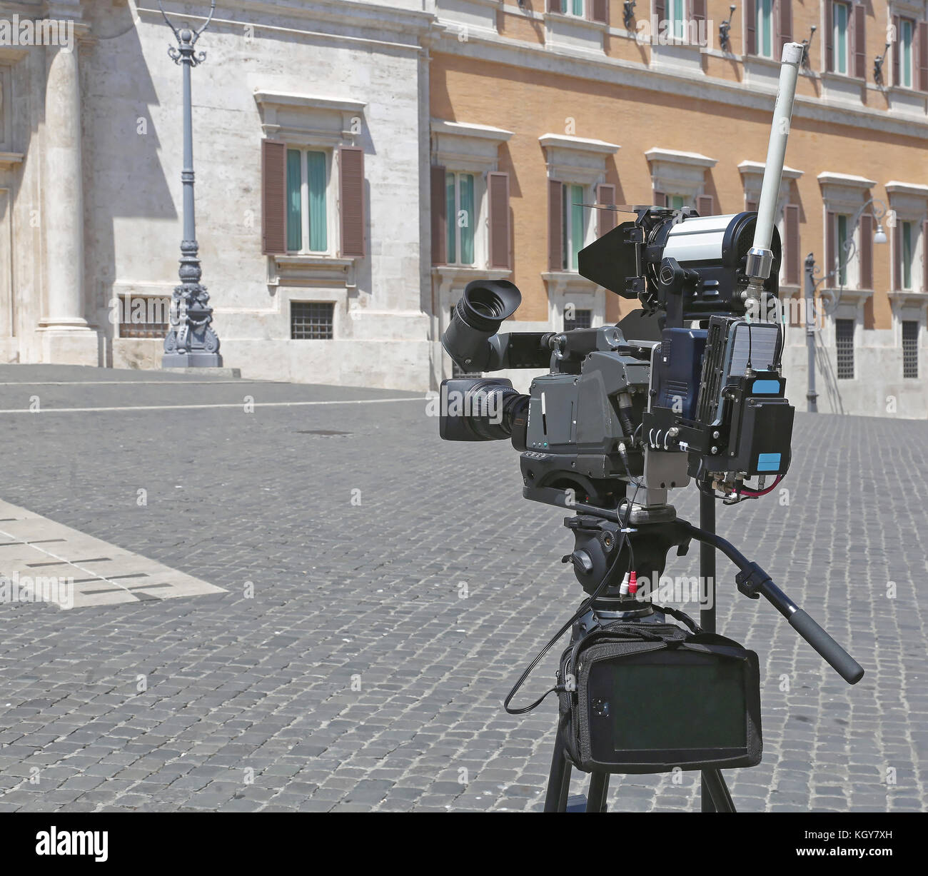 News TV portable avec caméra link et réflecteur Banque D'Images