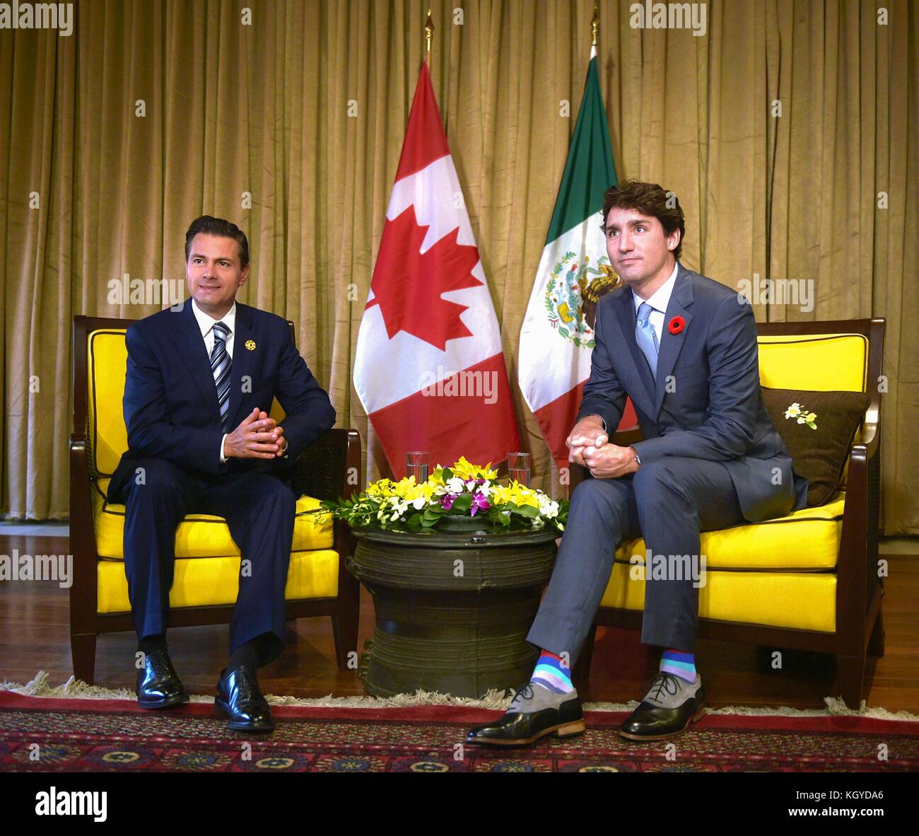 Danang, Vietnam. 10 nov, 2017. Le président mexicain Enrique pena Nieto, à gauche, et le premier ministre du Canada, Justin Trudeau lors d'une réunion bilatérale en marge du sommet de l'APEC, le 10 novembre 2017, réunion à Danang, Vietnam. crédit : planetpix/Alamy live news Banque D'Images