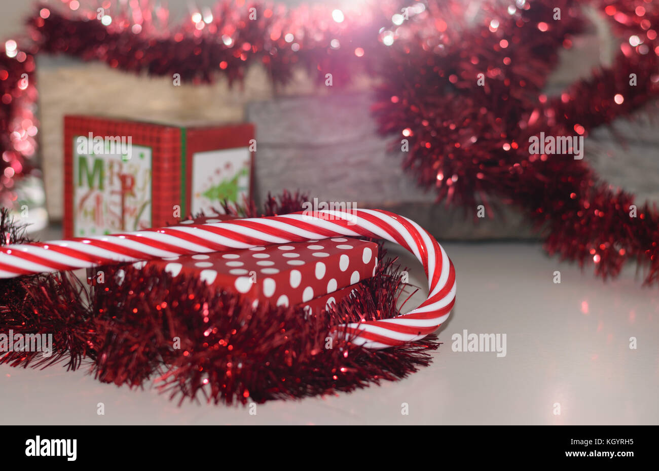 Décoration de Noël, cadeau, et le halo de couleur rouge Photo Stock - Alamy