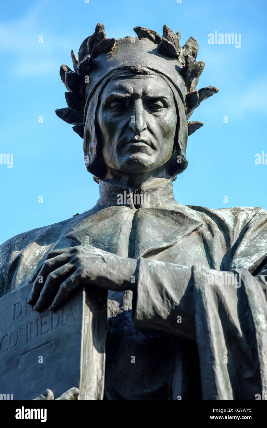 Statue de Dante Alighieri en bronze, sculpture d'Ettore Ximenes, au Meridian Hill Park/Malcolm X Park, Columbia Heights, Washington, DC, États-Unis. Banque D'Images