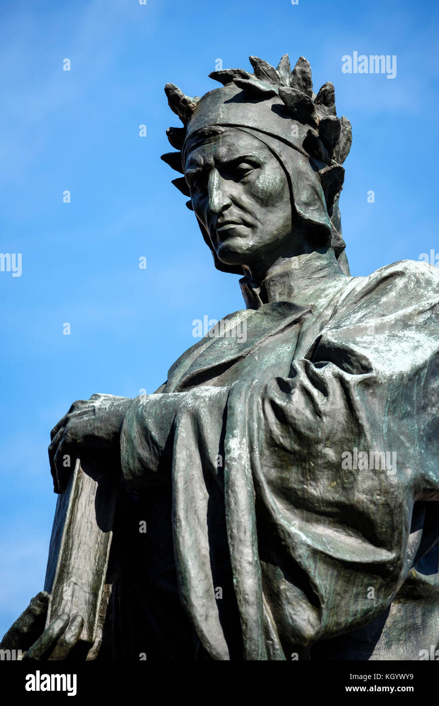 Statue de Dante Alighieri en bronze, sculpture d'Ettore Ximenes, au Meridian Hill Park/Malcolm X Park, Columbia Heights, Washington, DC, États-Unis. Banque D'Images