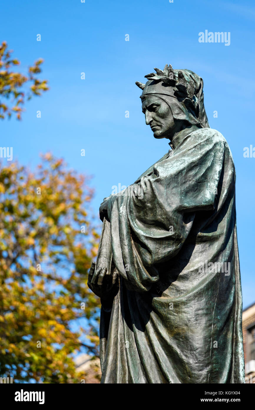 Statue de Dante Alighieri en bronze, sculpture d'Ettore Ximenes, au Meridian Hill Park/Malcolm X Park, Columbia Heights, Washington, DC, États-Unis. Banque D'Images