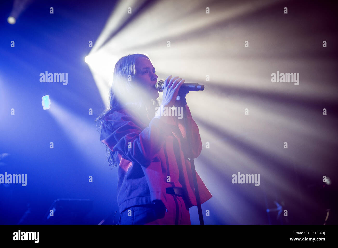 Norvège, Oslo - 9 novembre 2017. La chanteuse norvégienne, auteur-compositeur et musicien dream pop anna du nord effectue un concert live au parkteatret à Oslo. (Photo crédit : gonzales photo - tord litleskare). Banque D'Images