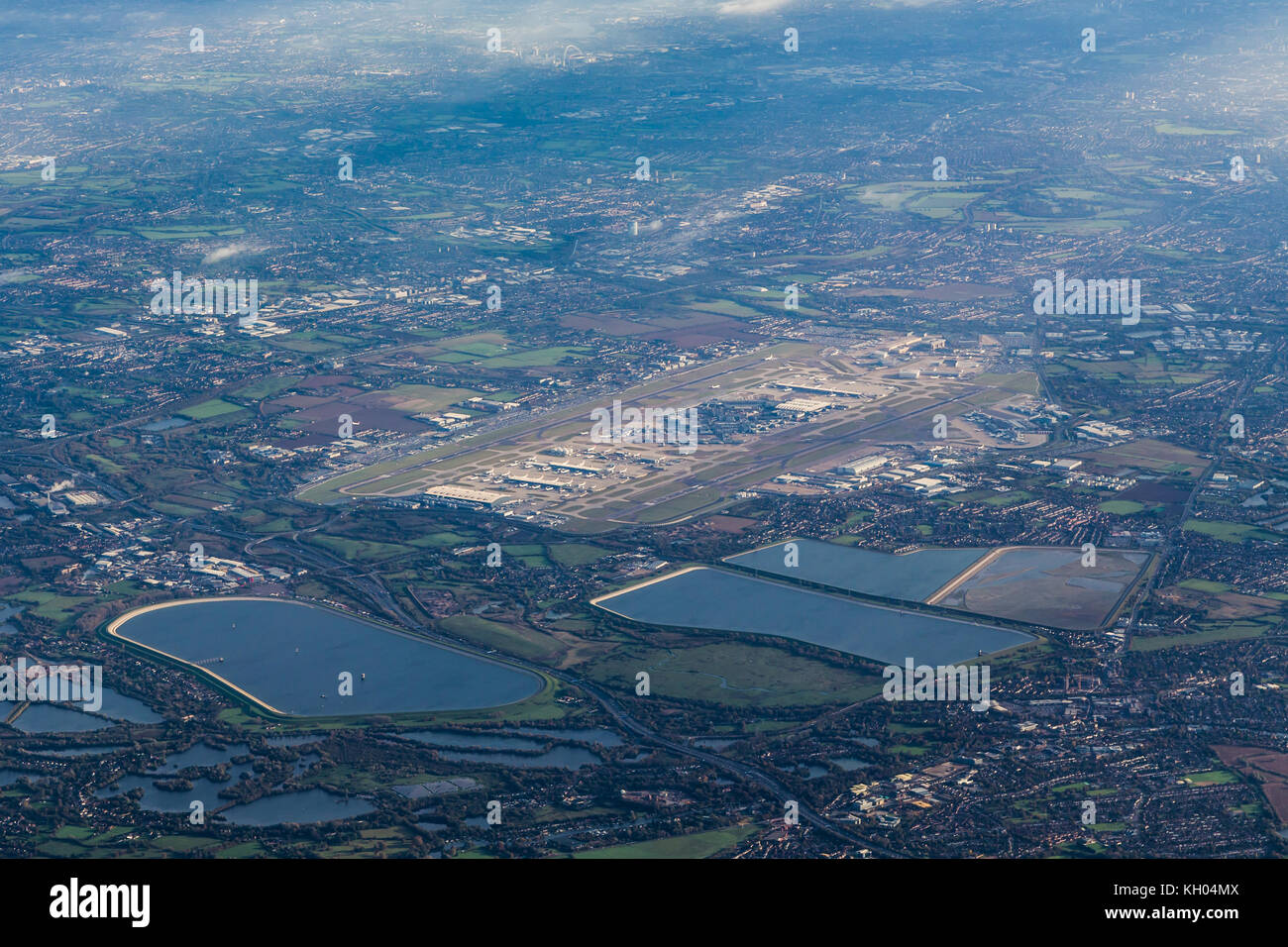 Vue aérienne de l'aéroport Heathrow de Londres, à la recherche de la SW. Banque D'Images