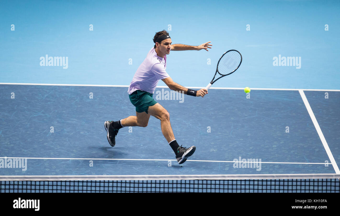 Londres, Royaume-Uni. 12 nov, 2017. Roger Federer (Suisse) en action pendant la nitto atp world tour finals match du tournoi à la ronde entre jack sock et Roger Federer à l'O2, Londres, Angleterre le 12 novembre 2017. photo par Andy rowland crédit : andrew rowland/Alamy live news Banque D'Images