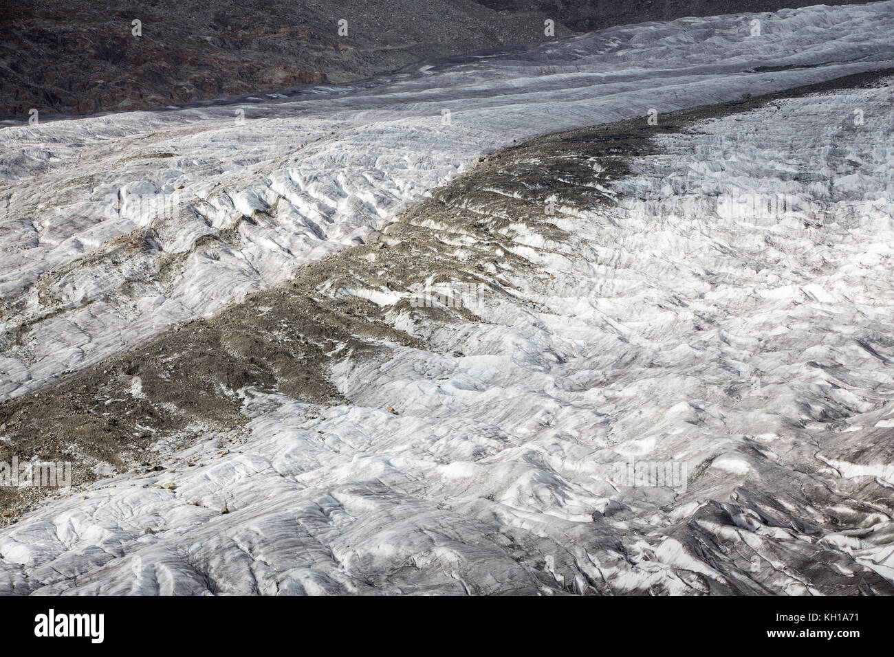 Grand Glacier d'Aletsch, en Suisse : Détail de la rivière de glace, le plus grand glacier d'Europe. Banque D'Images