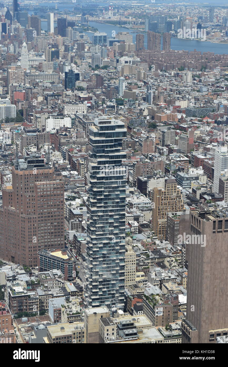 56 Leonard Street, prise depuis le sommet de la One World Trade Center. L'été à New York. Banque D'Images