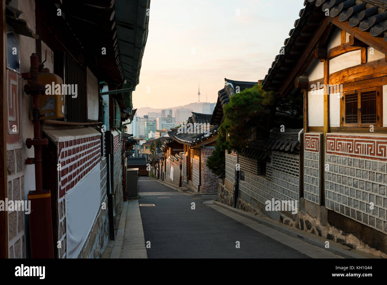 Séoul Corée skyline avec historique de Bukchon Hanok de Séoul, Corée du Sud. Banque D'Images