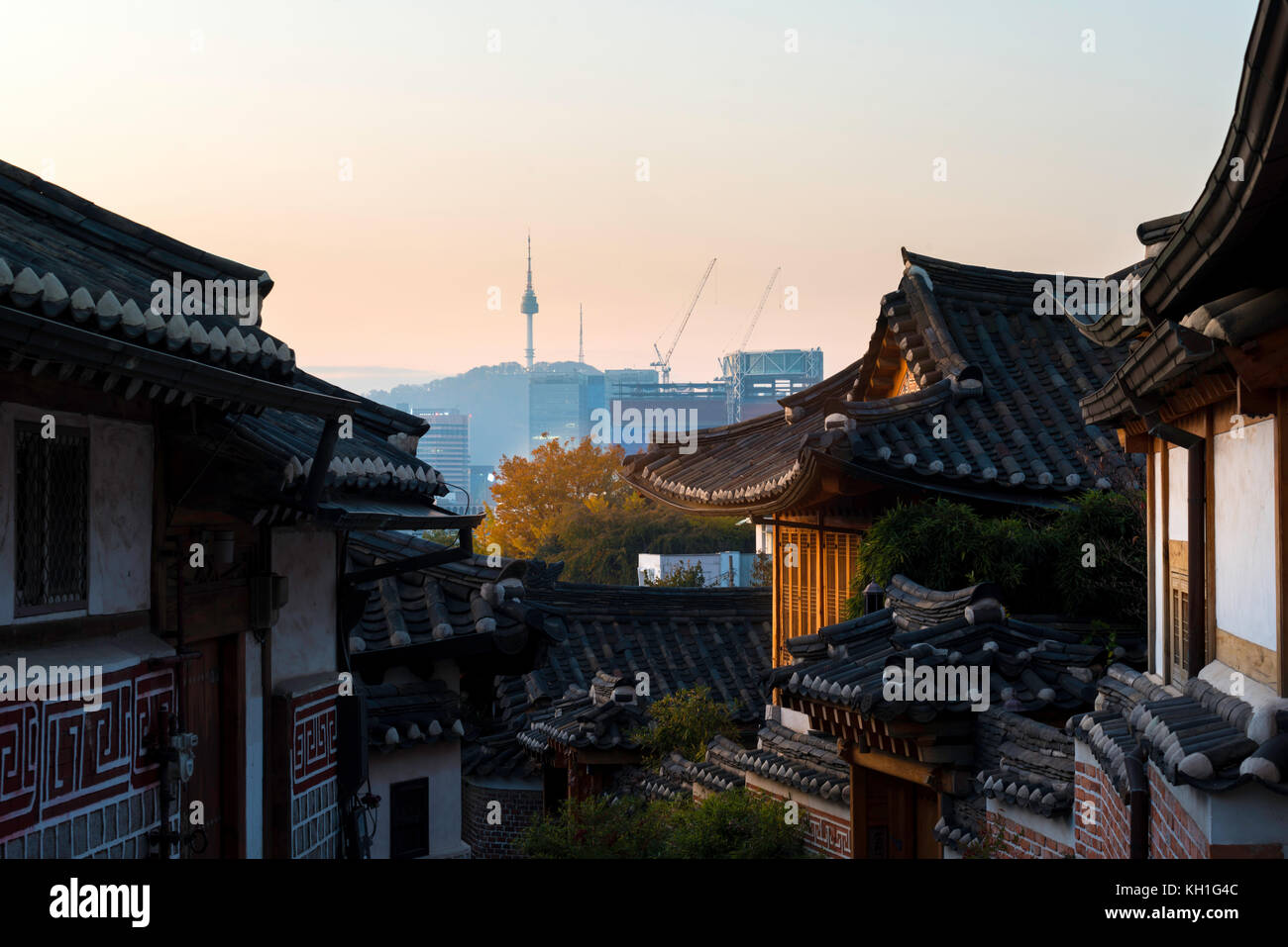 Séoul Corée skyline avec historique de Bukchon Hanok de Séoul, Corée du Sud. Banque D'Images