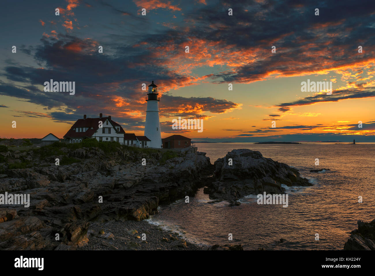 Lever du soleil sur le phare de Portland, Maine, États-Unis Banque D'Images