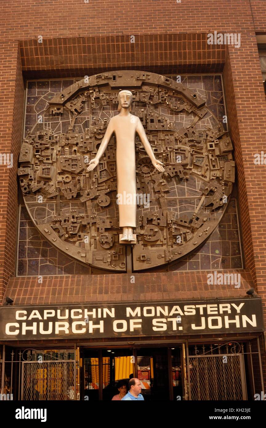 Entrée privée à l'église de Saint John, couvent des Capucins, en face de Penn Station, New York City Banque D'Images