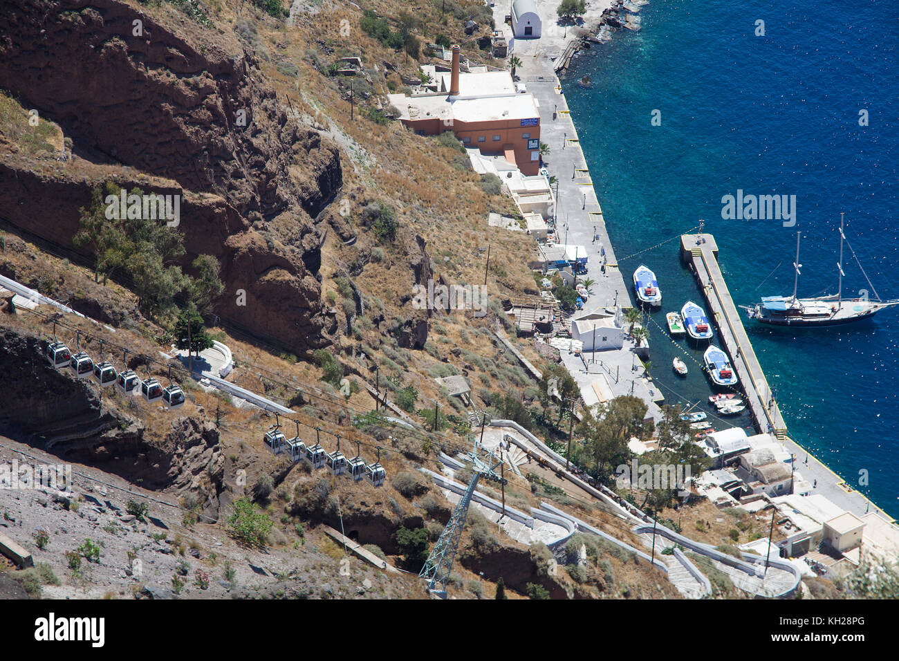 Téléphérique depuis le vieux port de Thira, l'île de Santorin, Cyclades, Mer Égée, Grèce Banque D'Images