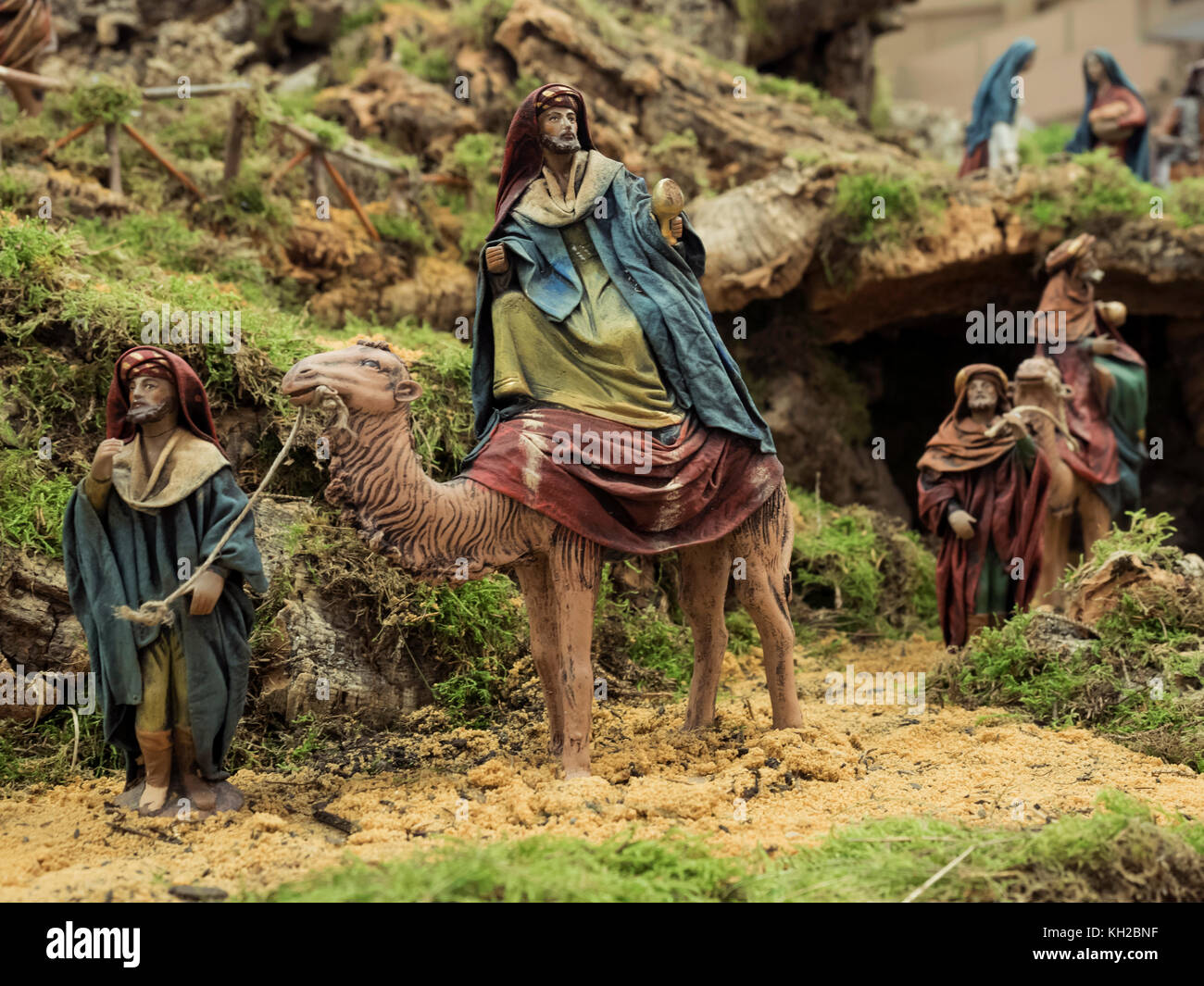 Les chiffres de décoration de Noël traditionnel dans du portail de Belen Banque D'Images