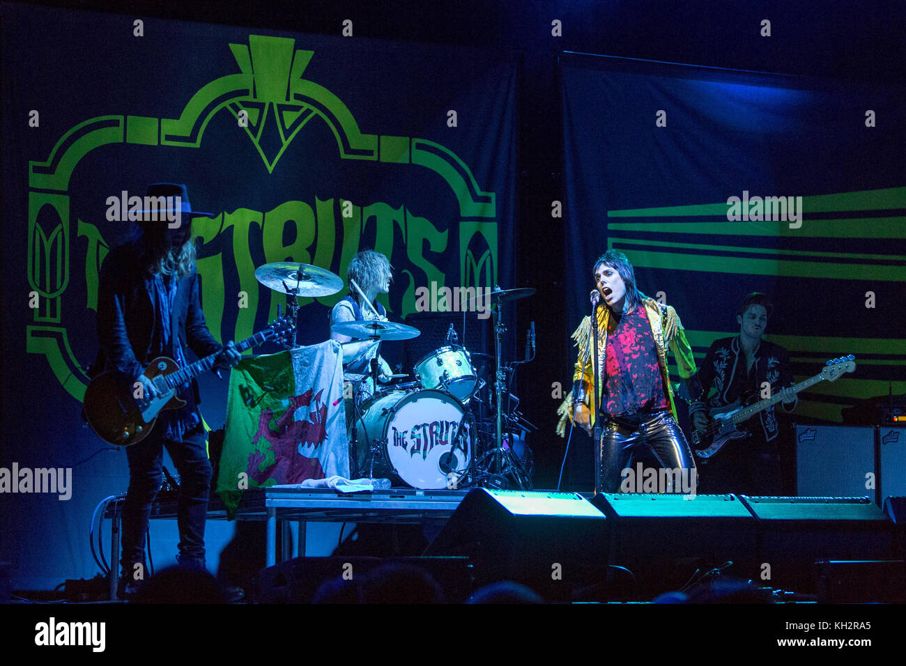 Madison, Wisconsin, USA. Nov 7, 2017. Adam slack, gethin davies, Luc spiller et jed elliott des montants au cours de l'or et de béton à l'Kohl Center à Madison, Wisconsin crédit : daniel deslover/zuma/Alamy fil live news Banque D'Images