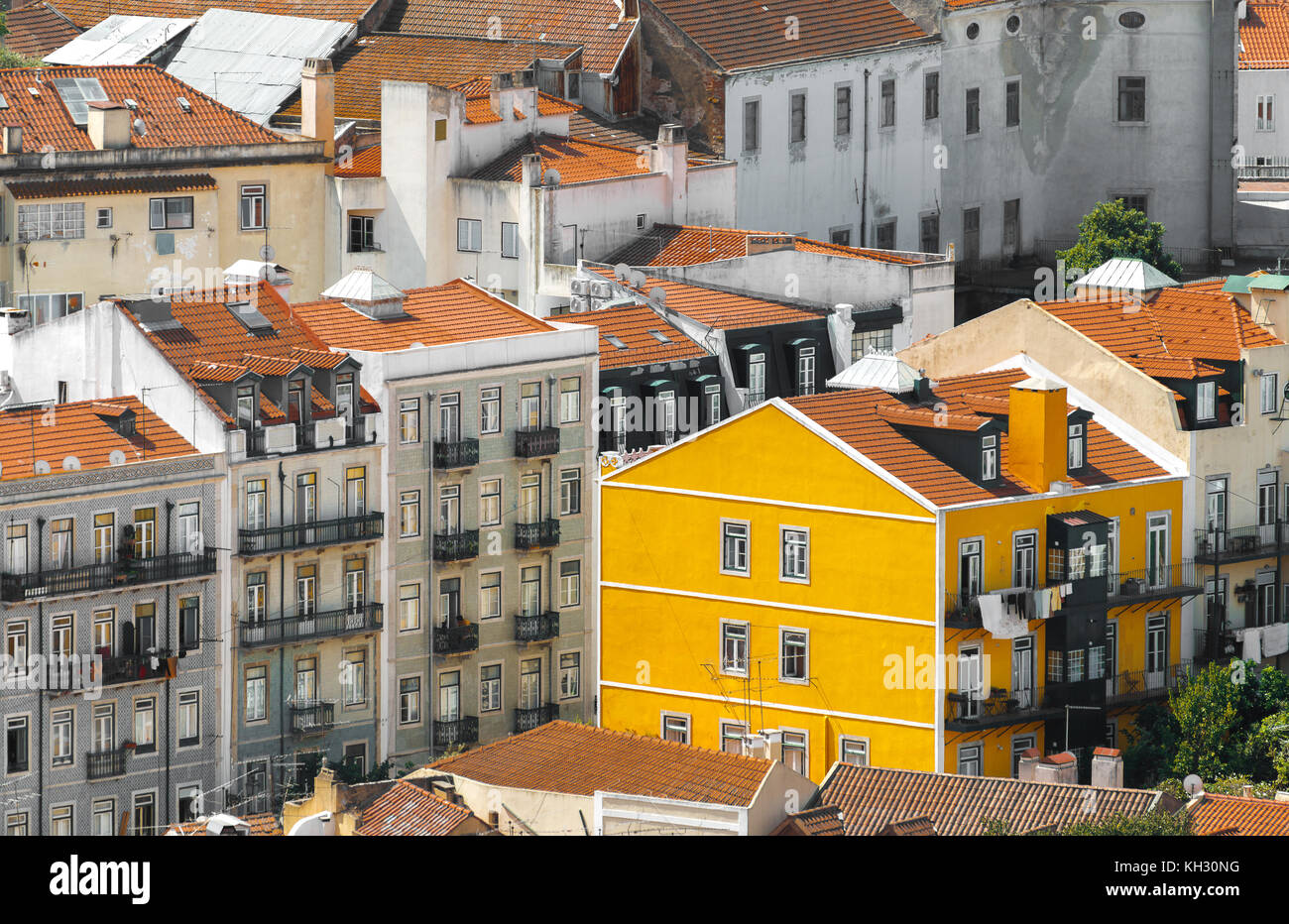 Vue aérienne des vieilles rues de Lisbonne. Banque D'Images