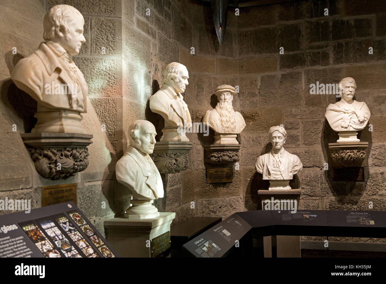 Les bustes à l'intérieur de Monument William Wallace, Stirling, Ecosse, Grande-Bretagne Banque D'Images