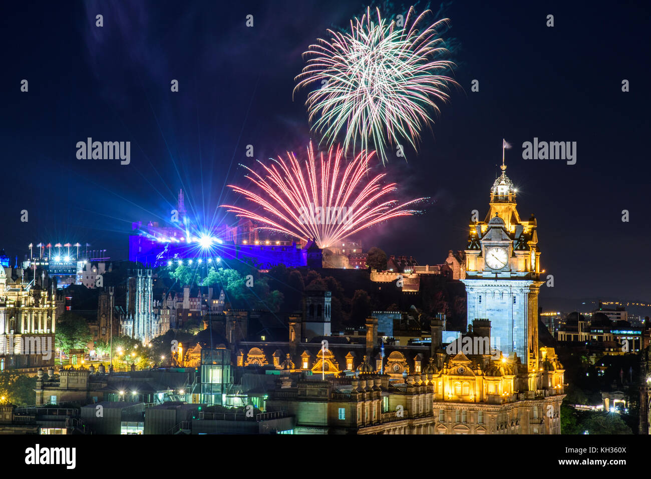 Édimbourg, Écosse - 15 août 2017 - l'été à Édimbourg d'artifice scénique au cours de la Royal Military Tattoo et fringe Festival. Banque D'Images