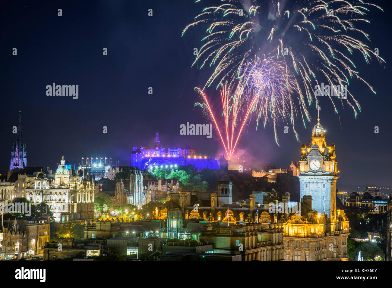 Édimbourg, Écosse - 15 août 2017 - l'été à Édimbourg d'artifice scénique au cours de la Royal Military Tattoo et fringe Festival. Banque D'Images