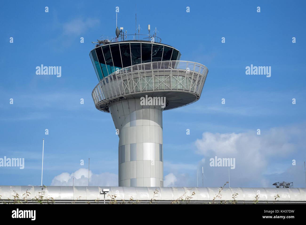 Control tower airport exterior Banque de photographies et d’images à — free download