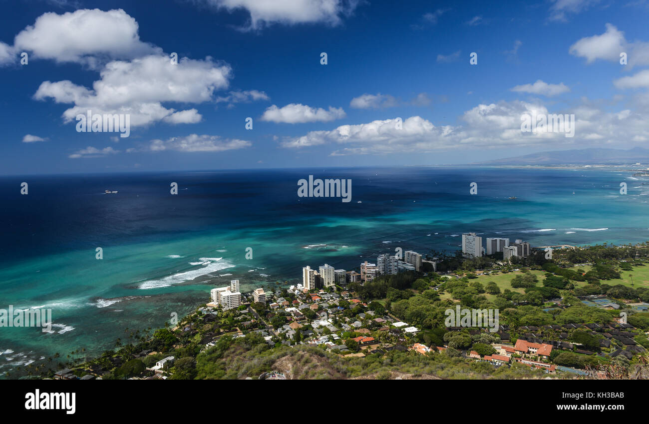 Mamala Bay Honolulu et prises de haut de Diamond Head State Monument, Hawaii. Banque D'Images