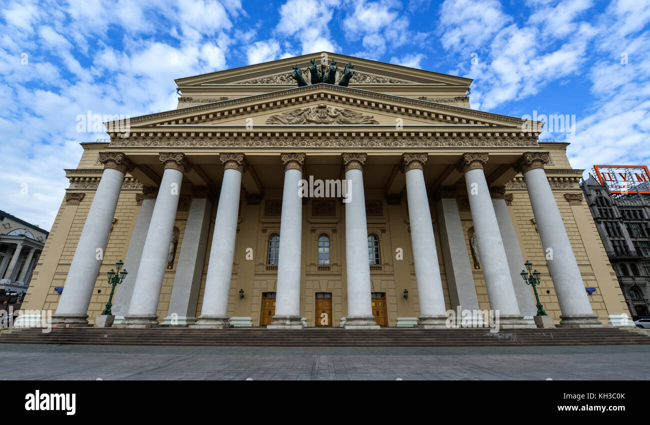 Façade du théâtre Bolchoï (big) à Moscou, Russie. Banque D'Images