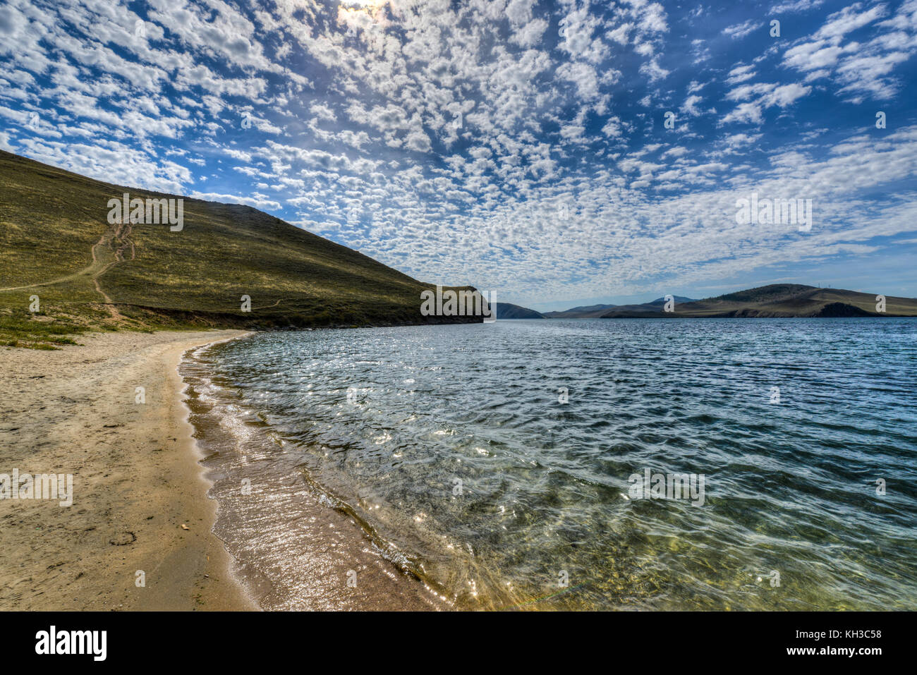 Crystal Clear le lac Baïkal en Russie pendant l'été. vue depuis l'île  d'Olkhon Photo Stock - Alamy