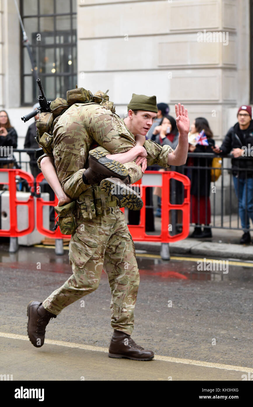 131 Commando Squadron Royal Engineers à la parade du Lord Mayor's Show procession le long de Cheapside, Londres. Dans la ville Banque D'Images