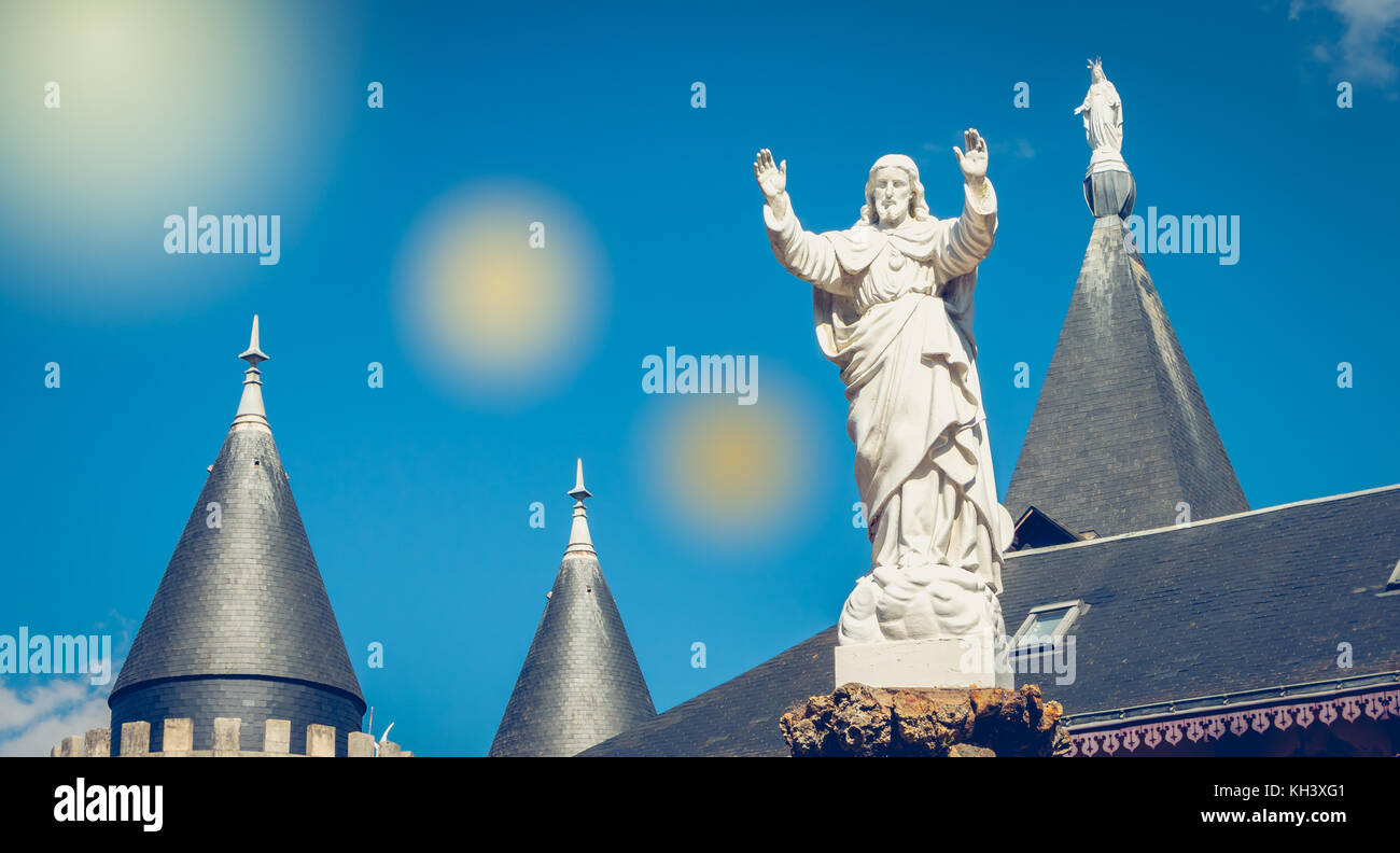 Des détails architecturaux de l'église Notre Dame de Bourgenay à Talmont Saint Hilaire, France Banque D'Images